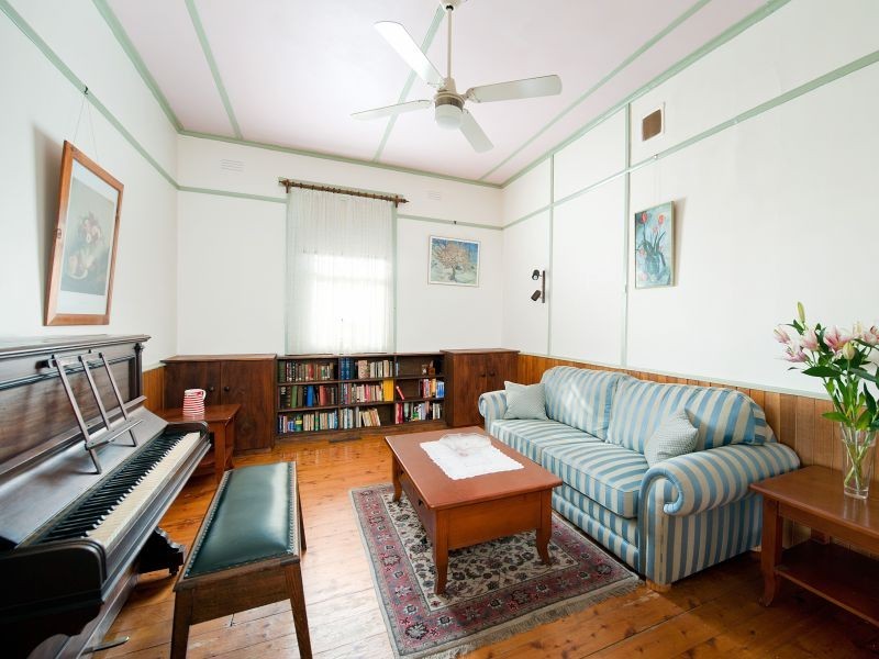 20 Edwards Street, Burwood VIC 3125