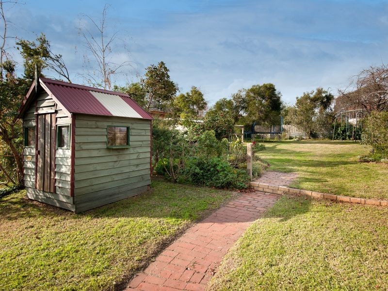 20 Edwards Street, Burwood VIC 3125