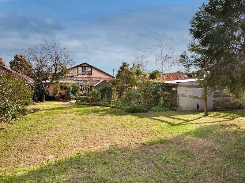20 Edwards Street, Burwood VIC 3125