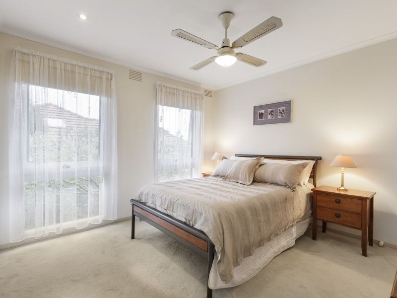 1/20 Aylwin Avenue, Burwood VIC 3125