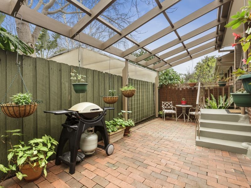 1/20 Aylwin Avenue, Burwood VIC 3125