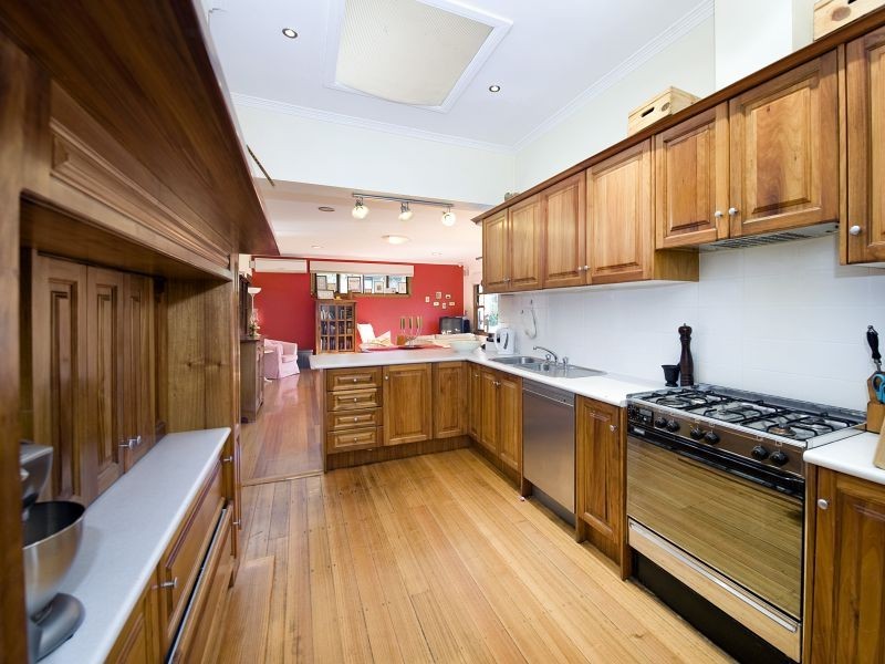 8 Somerset Road, Glen Iris VIC 3146
