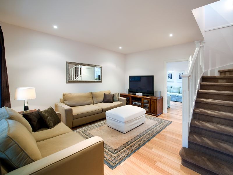 1/266 Elgar Road rear townhouse, Box Hill South VIC 3128