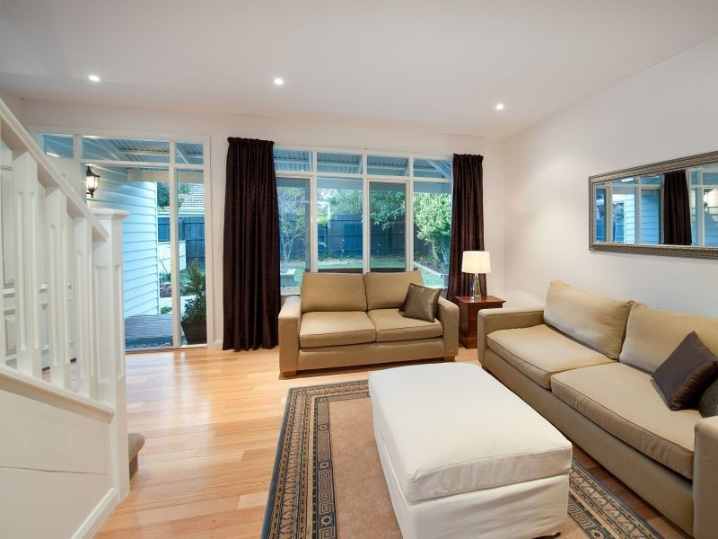 1/266 Elgar Road rear townhouse, Box Hill South VIC 3128