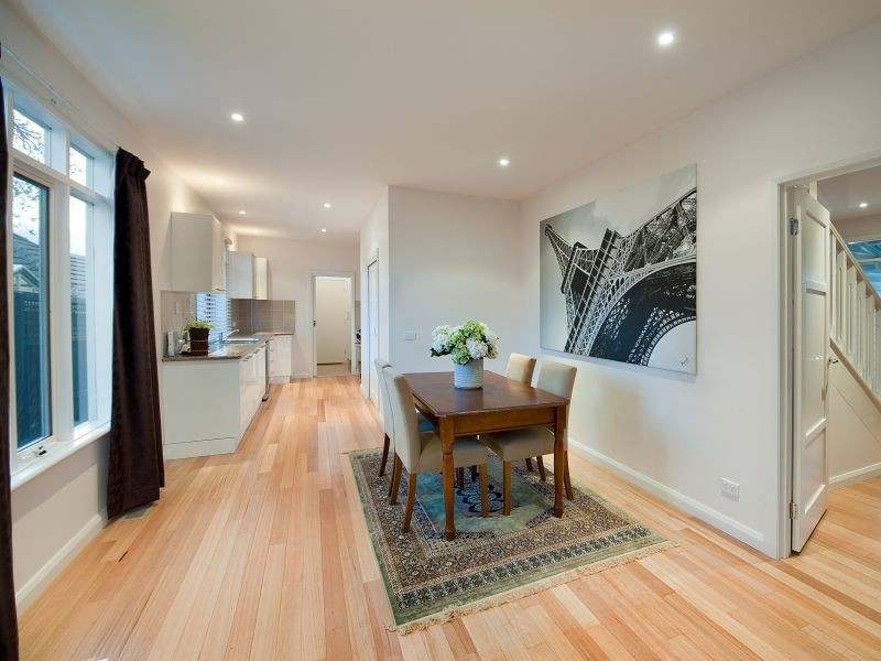 1/266 Elgar Road rear townhouse, Box Hill South VIC 3128
