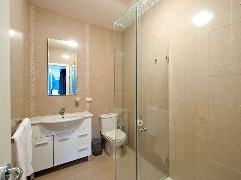 1/266 Elgar Road rear townhouse, Box Hill South VIC 3128