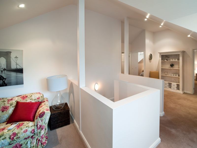 1/266 Elgar Road rear townhouse, Box Hill South VIC 3128