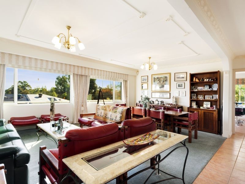 9 Acacia Place, Burwood VIC 3125