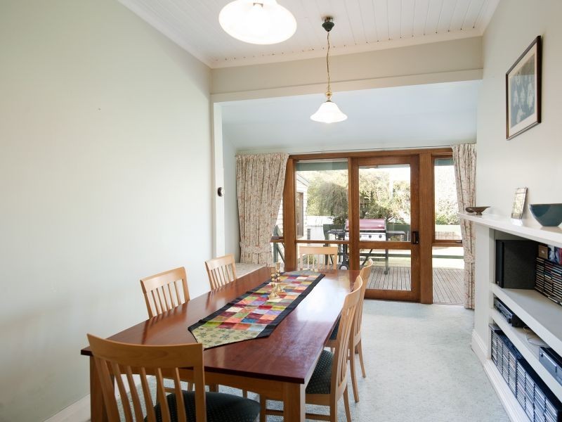 30 Roslyn Street, Burwood VIC 3125