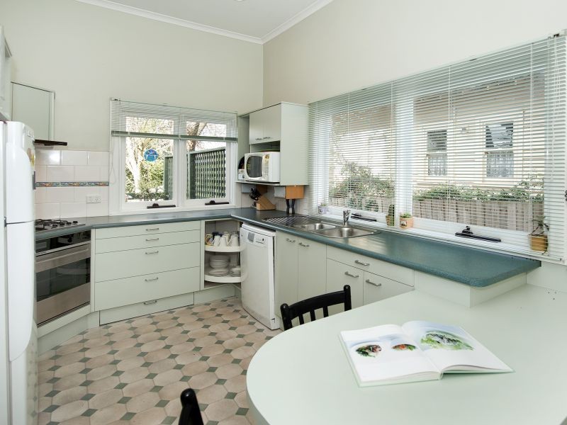 30 Roslyn Street, Burwood VIC 3125