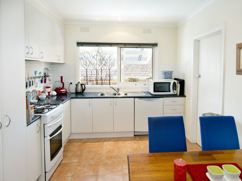 2/11 Orange Grove, Camberwell VIC 3124