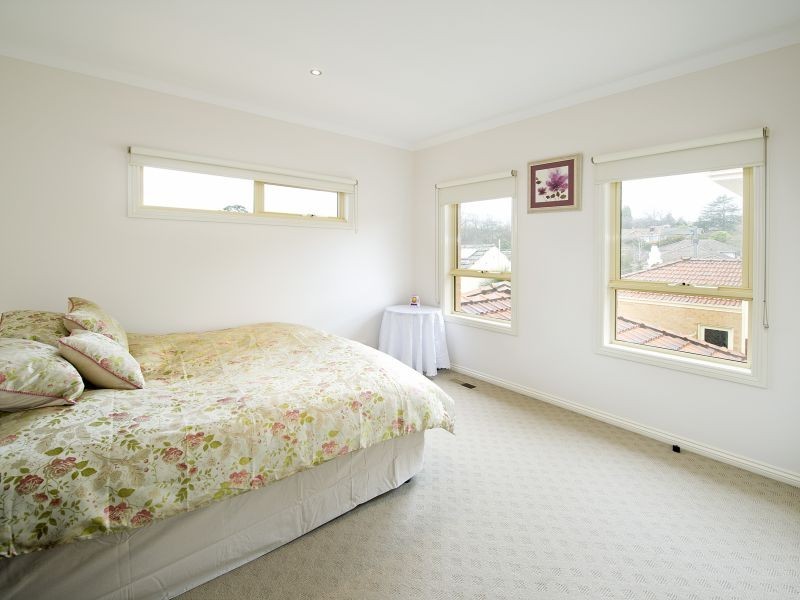 12A Aisbett Avenue, Camberwell VIC 3124