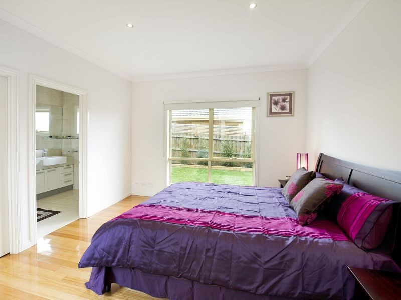 12A Aisbett Avenue, Camberwell VIC 3124