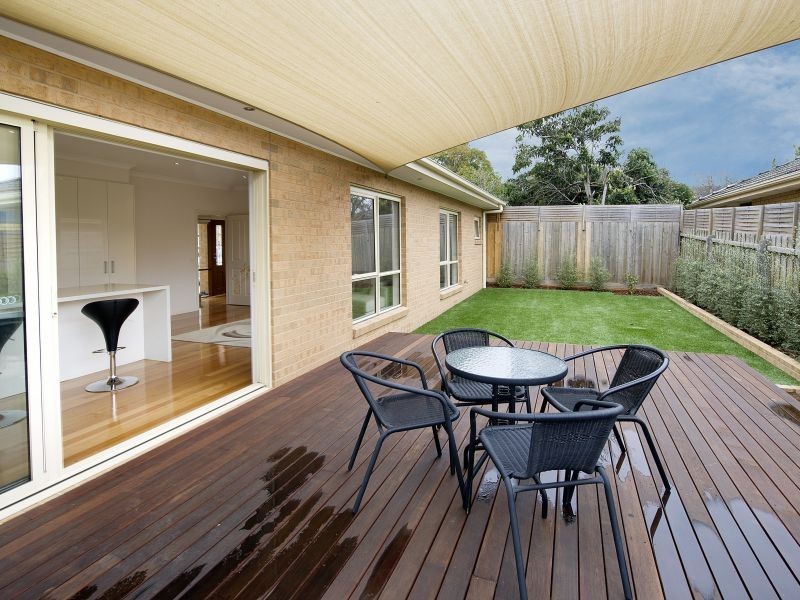 12A Aisbett Avenue, Camberwell VIC 3124