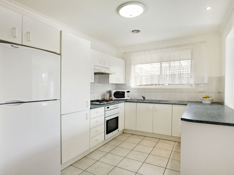 2/32 Melinga Crescent, Chadstone VIC 3148
