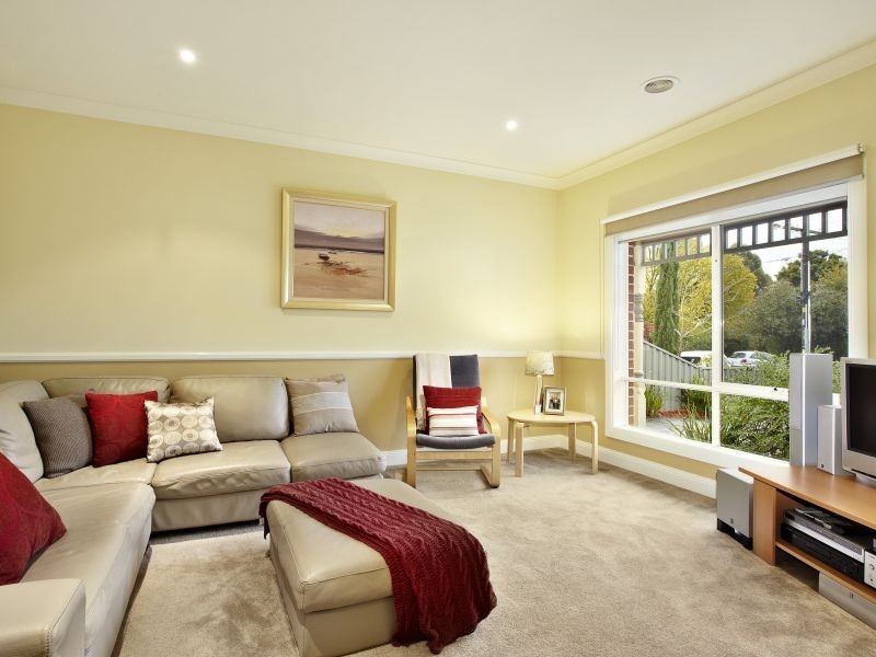 4/35 Leopold Street, Burwood VIC 3125