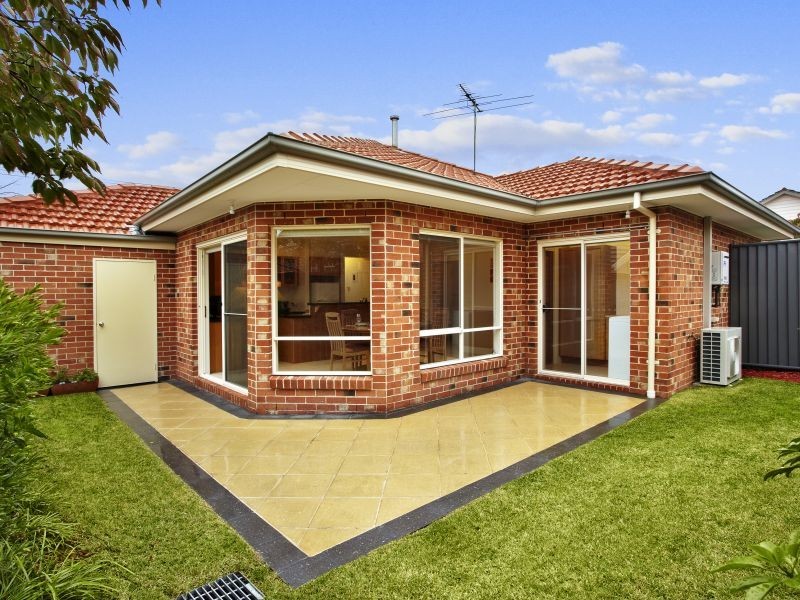 4/35 Leopold Street, Burwood VIC 3125