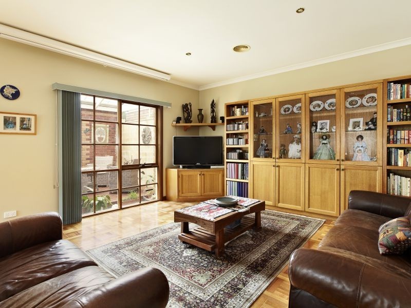 49 Murray Drive, Burwood VIC 3125