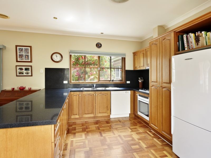 49 Murray Drive, Burwood VIC 3125