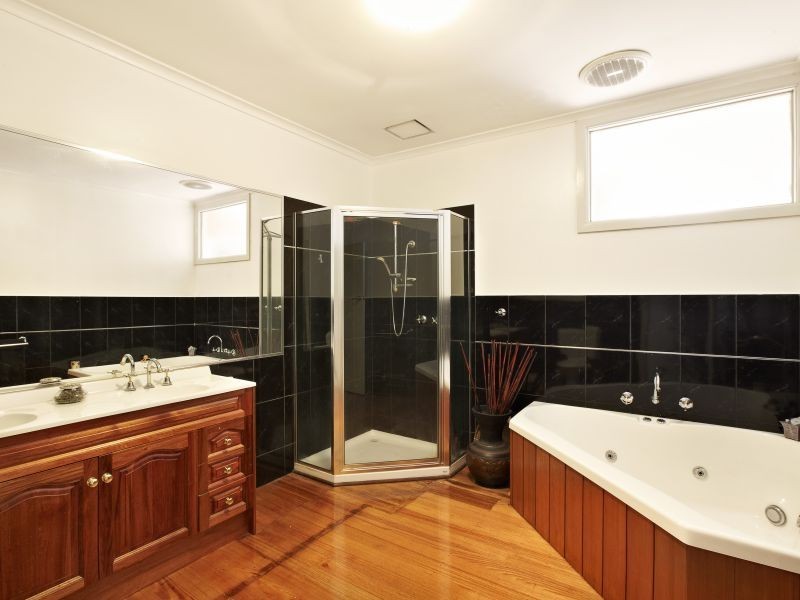 1/27 Chestnut Street, Surrey Hills VIC 3127