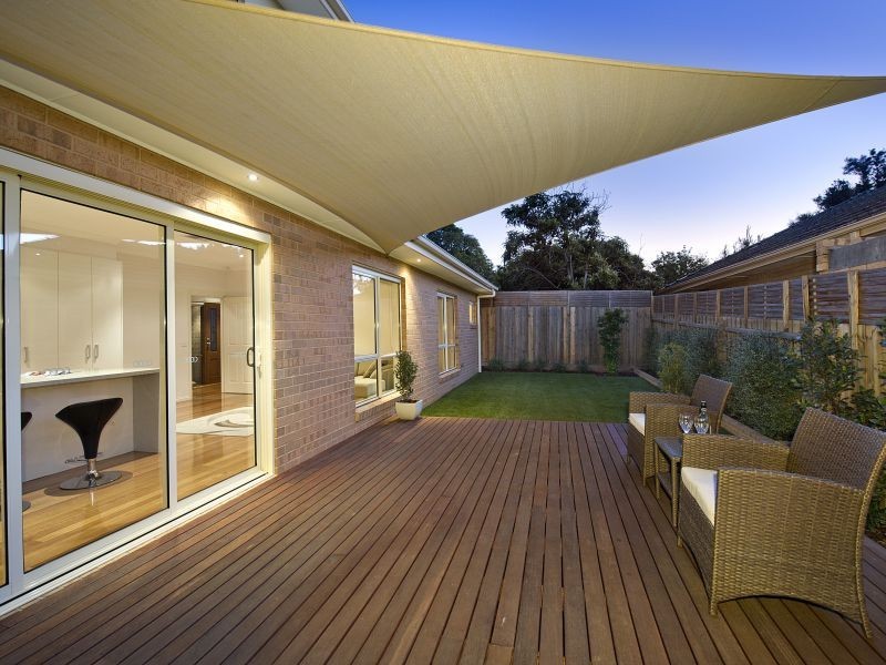 12A Aisbett Avenue, Camberwell VIC 3124