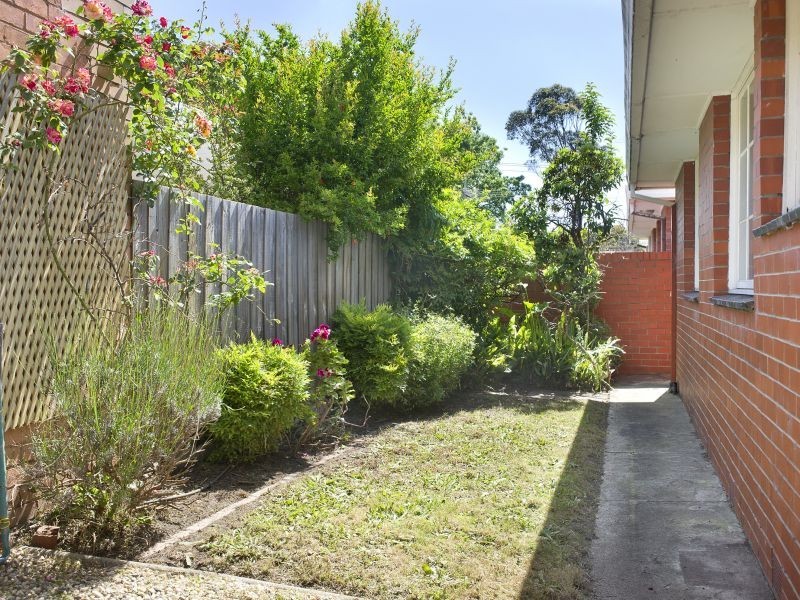 2/240 Highfield Road, Camberwell VIC 3124