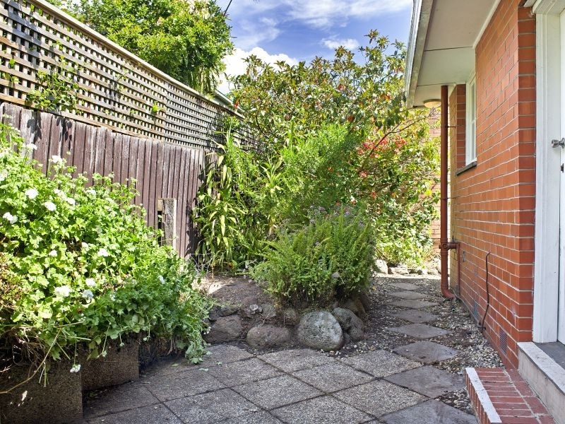 2/240 Highfield Road, Camberwell VIC 3124