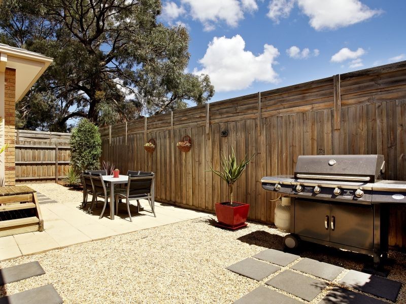 2B Patterson Avenue, Burwood VIC 3125