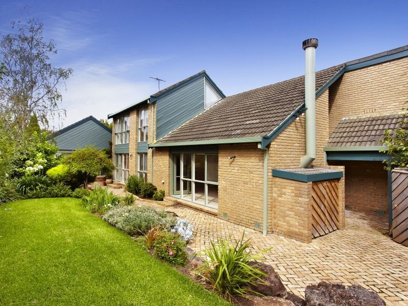 18 Pine Avenue, Camberwell VIC 3124