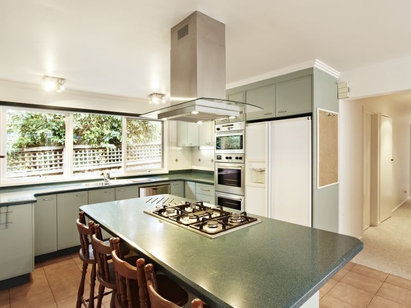 18 Pine Avenue, Camberwell VIC 3124
