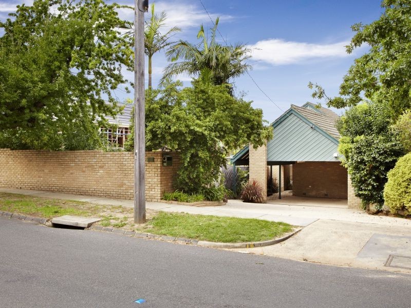 18 Pine Avenue, Camberwell VIC 3124