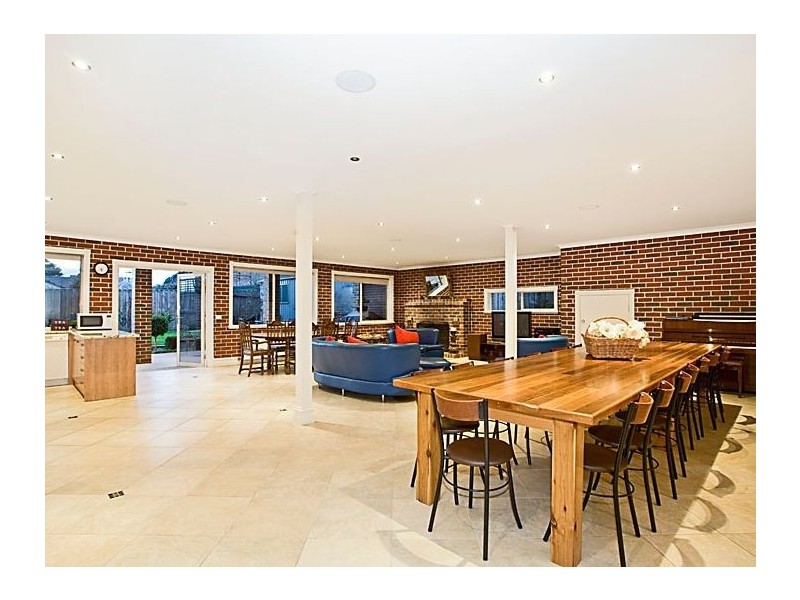 17 Viewbank Road, Mount Waverley VIC 3149