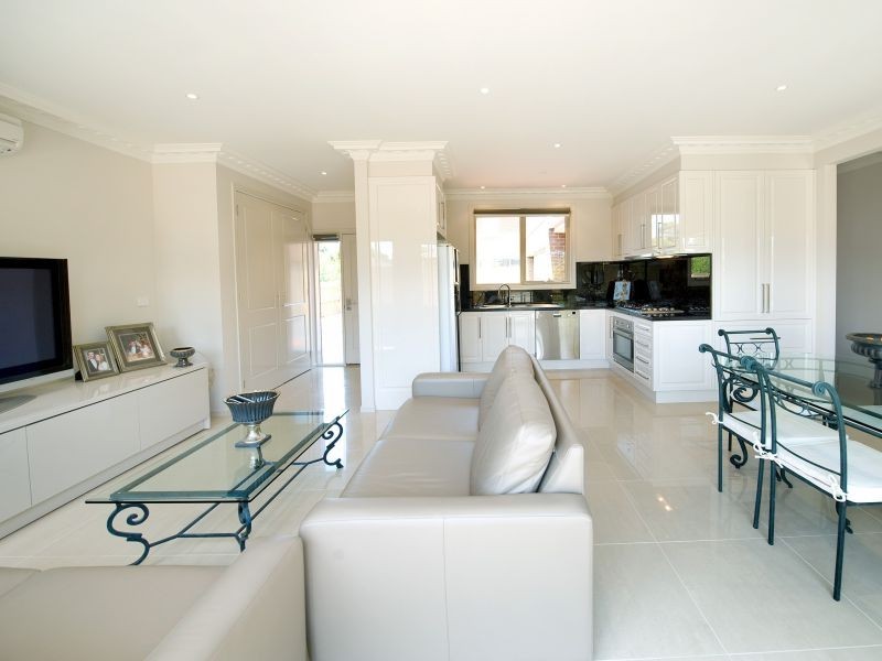 2/21 Haig Street, Burwood VIC 3125