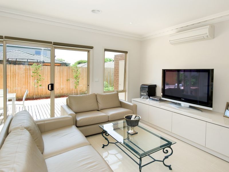 2/21 Haig Street, Burwood VIC 3125