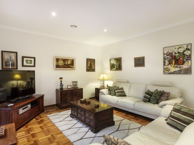 49 Murray Drive, Burwood VIC 3125