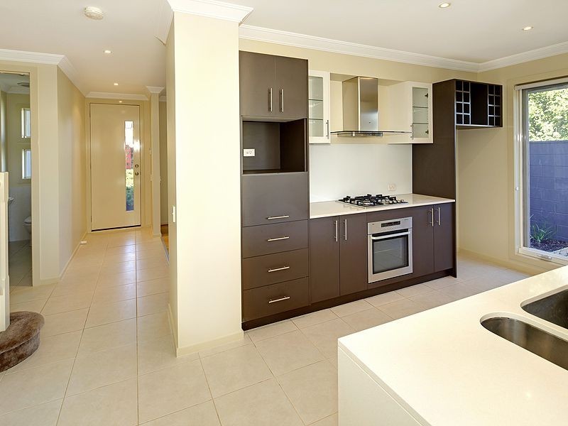 11 Ewart Lane, Burwood VIC 3125