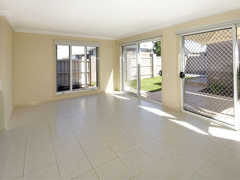 11 Ewart Lane, Burwood VIC 3125