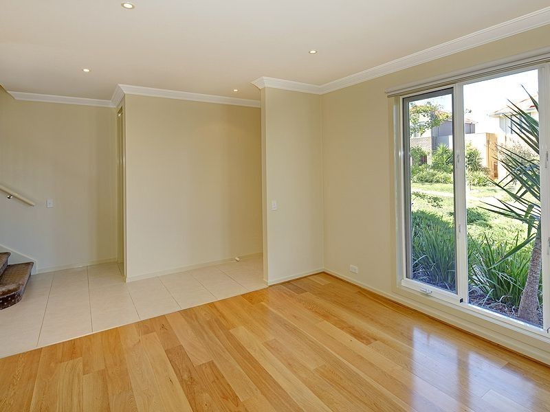 11 Ewart Lane, Burwood VIC 3125