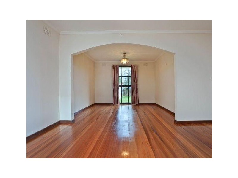 8 Lincoln Street, Burwood East VIC 3151