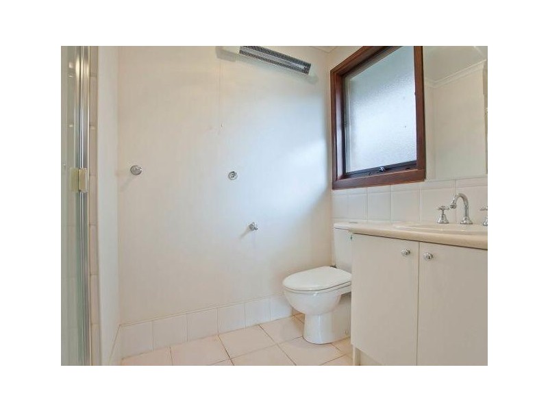 8 Lincoln Street, Burwood East VIC 3151