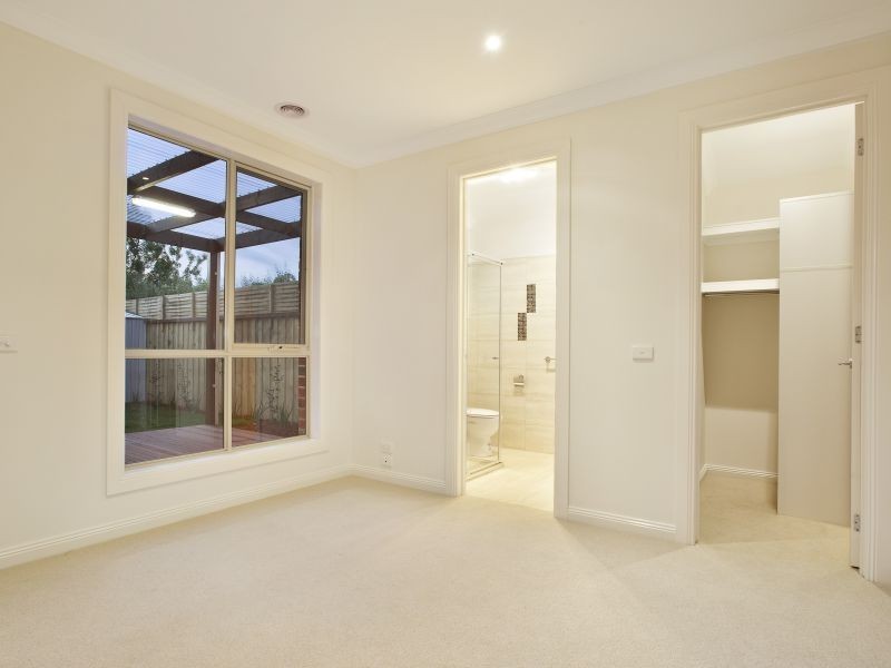 2 & 3/22 Scott Grove, Burwood VIC 3125