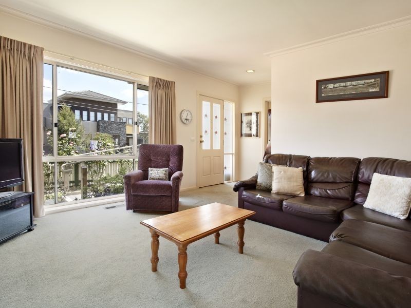 2A Delaney Avenue, Burwood VIC 3125