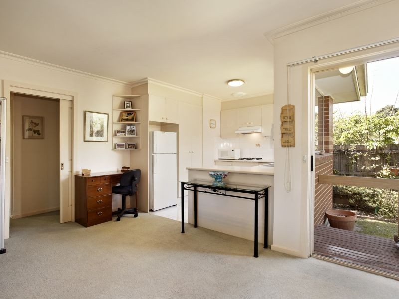 2A Delaney Avenue, Burwood VIC 3125
