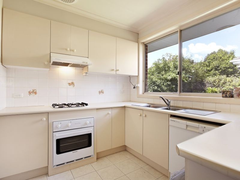 2A Delaney Avenue, Burwood VIC 3125
