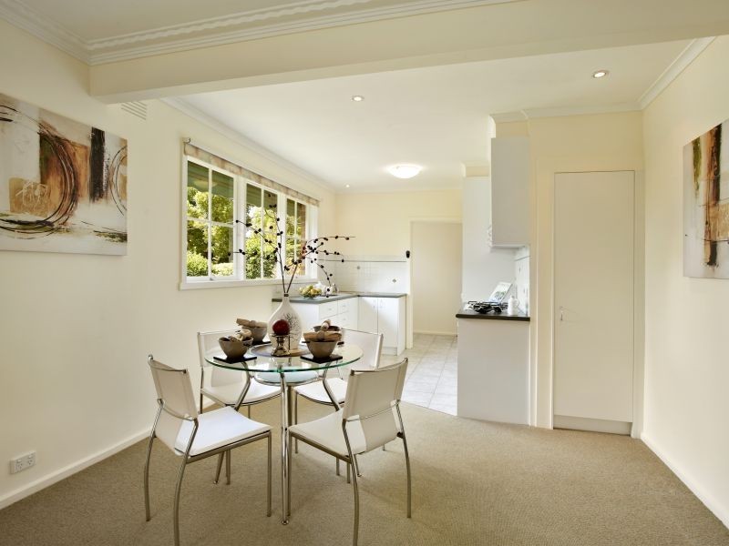 1/8 Athelstan Road, Camberwell VIC 3124