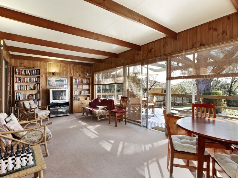 11 Farleigh Avenue, Burwood VIC 3125