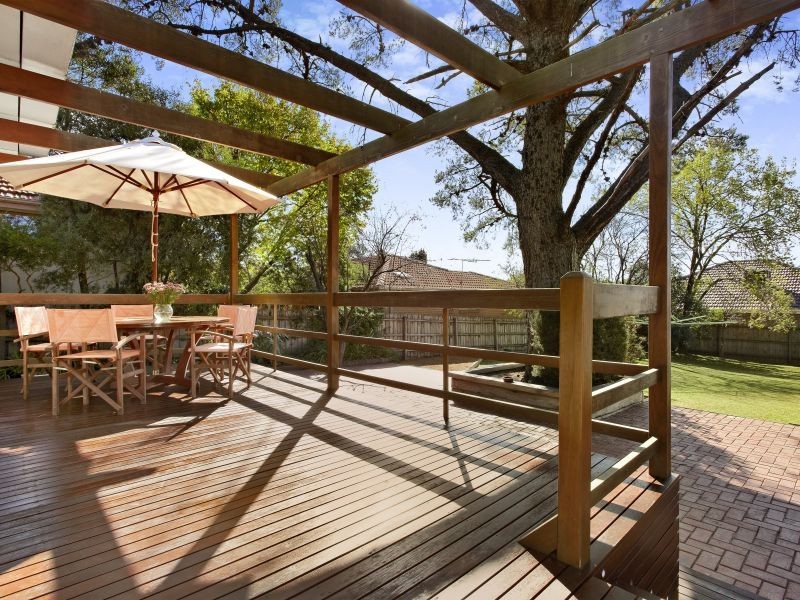 11 Farleigh Avenue, Burwood VIC 3125