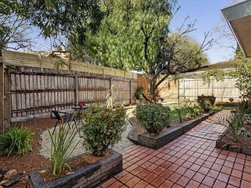 2/7 Rowell Avenue, Camberwell VIC 3124