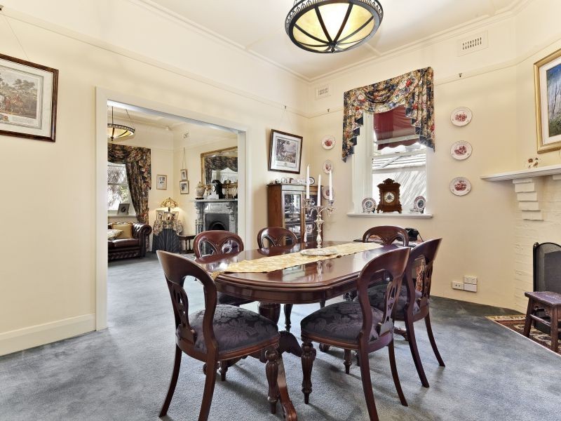 14 Bourne Road, Glen Iris VIC 3146