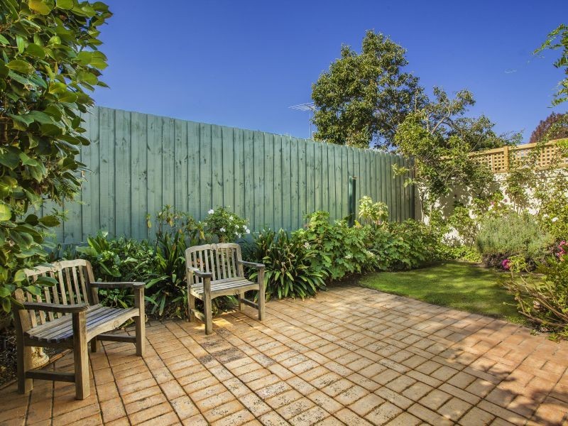 1/33 Iris Road, Glen Iris VIC 3146